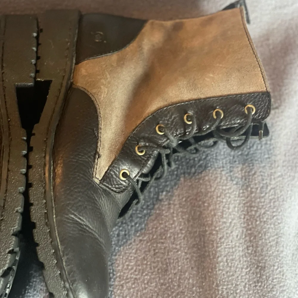 Born boots‎ mens size 9.5 pre-owned condition black/gray
